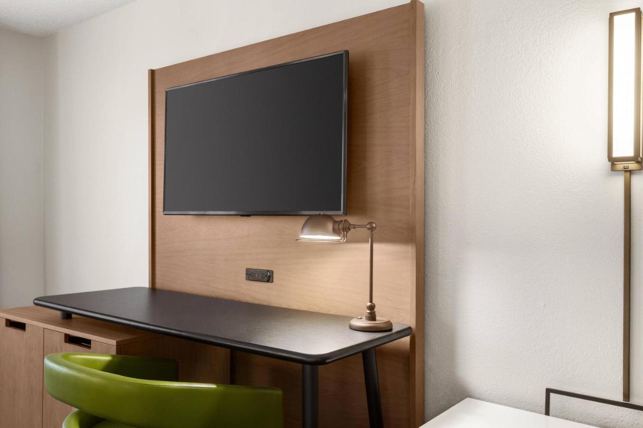 Fairfield Millcreek Mall Hotel 3*