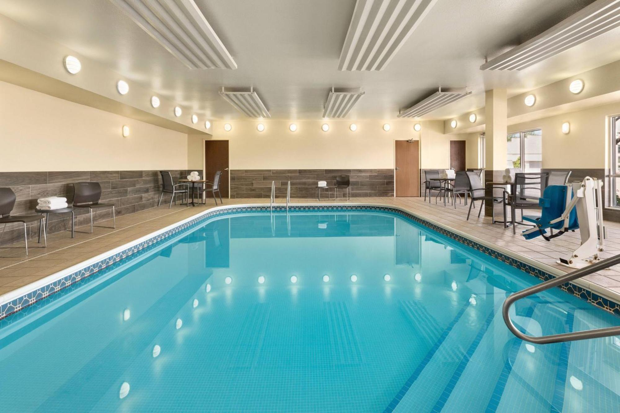 Hotel Fairfield Millcreek Mall Kearsarge