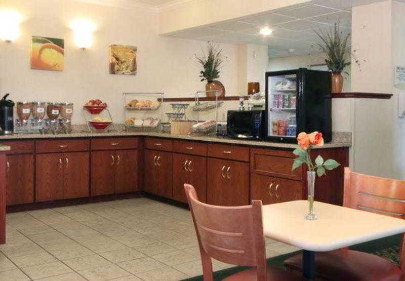 Fairfield Millcreek Mall Hotel
