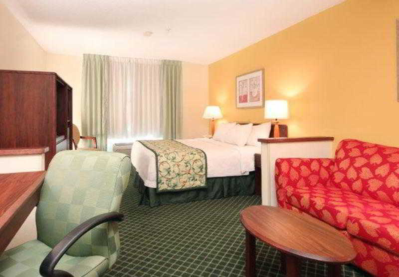 Fairfield Erie Millcreek Mall Hotel Kearsarge